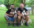 Bild: Evi Wagner
Johannes Stilp (links) und Peter Kick – hier mit ihren Miniature-Bullterrier-Damen Maisie und Bounty – haben regelmäßig mit sogenannten Listenhunden zu tun.