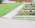 Bild: ohr
Der Gemeinderat Schwarzach entschied, auf dem gemeindlichen Friedhof des Ortsteils Schwarzach Urnenerdgräber als Bestattungsform anzubieten. Auf der Grünfläche unmittelbar nach dem Eingang im Anschluss an die Erdgräber wird ein Baum gepflanzt. In Kreisform können zehn bis zwölf Grabstellen angelegt werden.
