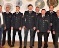 Bild: fdl
Der neu gewählte Vorstand der Massenrichter Feuerwehr mit (von links) Bürgermeister Hermann Falk und Kreisbrandinspektor Martin Schmidt: Schriftführer Hubert Fick, Vorsitzender Christoph Greiner, stellv. Kommandant Christian Fellner, stellv. Vorsitzender Thomas Kummer, Kommandant Sebastian Trummer und Kassier Leonhard Luber.