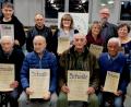 Bild: le
Lob, Dank und Anerkennung gab es in der Jahreshauptversammlung des Kleintierzuchtvereins. Unter den Jubilaren befanden sich Ehrenmitglied Werner Witzl (sitzend Zweiter von links ) und Ehrenvorsitzender Horst Sommer (sitzend Zweiter von rechts ).