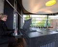 Bild: Wolfgang Steinbacher
Im evangelischen Martin-Schalling-Haus in Kümmersbruck ist eine neue Orgel installiert, die hier Kantorin Kerstin Schatz spielt.