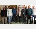 Bild: öt
Diesen sieben neuen Feldgeschworenen nahm Bürgermeister Peter König (Vierter von rechts) den Amtseid ab: Ulrich Anders (von links), stellvertretender Obmann Christian Burger, Hans Scherm, Peter Medick, Johann Regner, Ludwig Müller, den scheidenden Obmann Rolf Heindl, den neuen Obmann Hans Richtmann und Alexander Michl.