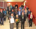 Bild: jma
Die Besten der Stadt Auerbach im Jahr 2020 zusammen mit Bürgermeister Joachim Neuß (vorderste Reihe, rechts).