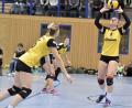 Archivbild: zg
In der neuen Saison hat der SV Hahnbach auch eine neue Kapitänin: Nach zwölf Jahren übergi8bt Anna Geilersdörfer das Amt an Julia Polito (rechts).