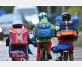 Symbolbild: Ralf Hirschberger/dpa
Wie ist es denn nun auf dem Fahrrad auf dem Pausenhof: Müssen die Schüler eine Maske tragen?