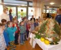 Bild: Oschatz/exb
Die Vorschulkinder des Johanniter-Kinderhauses St. Sebastian feierten im Senioren-Servicehaus Erntedank.