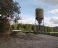 Bild: br
Im Umgriff des bestehenden Salzsilos (Bild), als Gemeindebedarfsfläche im Bebauungsplan für das künftige Gewerbegebiet „Neusorg-Süd II“ planlich festgesetzt, soll eine Teilfläche veräußert werden.