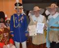 Bild: Kunz
Befördert und abgedankt: V.l. Landes-Adjutant Hans Härtl, stellvertretender Landes-Kommandant Karl Lehner, Obristwachtmeister Friedrich Bronsart und der Chef der Schützengesellschaft Johannes Breyer.