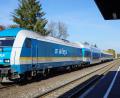 Bild: Eger
Noch immer fahren die Züge auf der Strecke von Hof nach Regensburg mit Dieselloks. Wann die Elektrifizierung kommt, konnte auch Matthias Trykowski, Leiter des Bahnausbaus Nordostbayern, den Kreisräten in der Sitzung nicht sagen.