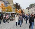 Bild: kro
Ein Spaziergang durch die Budenstadt am Johannisplatz (Bild) und in der Prinzregent-Luitpold-Straße in Waldsassen war am Sonntag nicht die schlechteste Lösung.