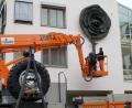Bild: Hirsch
Eine 5,6 Meter hohe Rose aus Kupferblech ziert die Fassade des Elisabethenheims in Schwandorf. Mit 180 Plätzen ist es das größte Seniorenheim im Landkreis.