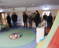 Bild: gmü
Der Umbau der Räume für die Kindergarten-Gruppe Fuchsbau in der Grundschule ist gelungen. Davon überzeugen sich die Gemeinderäte.