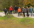 Bild: rn
Die Freien Wähler im Gemeinderat Kastl um Fraktionssprecher Gerhard Dobmeier und Vorsitzendem Dominik Kugler (von links) ließen sich von Thomas Riedl und Karl Lorenz (Zweiter und Vierter von rechts) über die Eschenbacher Pumptrack-Anlage informieren.