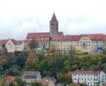 Bild: jp
Der Baufortschritt auf der Kastler Klosterburg, die zur modernen Polizeifachhochschule umgebaut wird, ist bereits sichtbar.