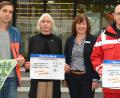 Bild: gf
Spendenübergabe bei der Sparda-Bank in Amberg (von links): Horst Schwemmer, Beate May (beide Bund Naturschutz), Filialleiterin Sabine Seberak und Michael Schmid (Wasserwacht).