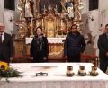 Bild: soj
Bei der Pfarrversammlung berichtete Kirchenpfleger Stefan Kausler (von links) der Pfarrgemeinderätin Daniela Würstl, Pfarrer Pater Anish George und Zweitem Bürgermeister Michael Sticht von verschiedenen Maßnahmen in der Pfarrei St. Ägidius.