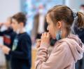 Bild: Matthias Balk
Schüler einer Grundschule testen sich im Unterricht. In Amberg- und Amberg-Sulzbach ist die Inzidenz der Kinder und Jugendlichen am höchsten.