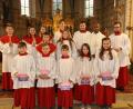 Bild: Ulrike Kiendl/exb 
Bei einem Gottesdienst in Weidenthal wurden neue Ministranten aufgenommen und langjährige Messdiener verabschiedet.