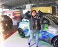 Bild: Gabi Schönberger
Pure Freude bei Maria Neumann über ihren neuen E-Fiat 500 von Oberpfalz-Medien.