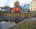 Bild: jma
250.000 Liter Wasser pumpt die Feuerwehr aus dem Löschteich in Gößenreuth, um ihn säubern zu können.