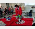 Bild: Feuerwehr Groschlattengrün/exb
Natalie Wölfl, Leiterin der Jugendarbeit im BRK-Kreisverband Tirschenreuth, führte einen Erste-Hilfe-Kurs bei der Kinderfeuerwehr Groschlattengrün durch.