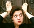 Bild: Judith Kinitz/exb
Nora Gomringer ist Gastgeberin des neuen Late-Night-Formates „Tinte & Terz“ im Stadttheater Amberg