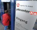 Symbolbild: Martin Schutt
Arbeitsagentur und Jobcenter registrierten im Oktober 2021 in Sulzbach-Rosenberg weniger Arbeitslose und mehr offene Stellen als vor Jahresfrist.