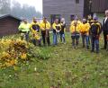 Bild: bkr
Einen sauberen Schnitt erhielten die Hecken und Blumenbeete im SOS-Kinderdorf von den elf gelben freiwilligen Gärtnern von der Deutschen Post.