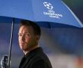 Archivbild: Jan Woitas, dpa
Der ehemalige Leipzig- und jetzige Bayern-Trainer Julian Nagelsmann unter einem Regenschirm mit dem Logo der Champions-League. Inzwischen sind die Spiele nur noch bei DAZN und zum Teil bei Amazon Prime zu sehen.