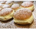 Bild: ubb
Blech an Blech rollten die Krapfen im vergangenen Jahr aus den Backöfen der Bäckereien Maschauer und Berthold Brunner. In diesem Jahr wird die Benefizaktion des Lions-Clubs Tirschenreuth von der Bäckerei Sölch in Mitterteich mit unterstützt.