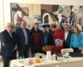 Bild: bk
Sie bekräftigen eine Partnerschaft zwischen dem EJP und der Fachschule in Plasy: Heinrich Müller (von links), Bürgermeister Uwe König, Pavel Bulin, Marketa Lorenzova, Katerina Müllerova, Hartmut Schendzielorz, Christiane Regn.