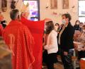 Bild: akp
Bischof Rudolf Voderholzer spendete den jungen Christen das Sakrament der Firmung.