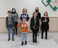 Bild: rwo
Die Sportschützen in Kastl veranstalteten ein Halloween-Schießen für die Kinder. Das Bild zeigt die Sieger der Glückswertung zusammen mit den Jugendleitern, die die Aktion organisiert hatten.
