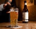 Symbolbild: Franziska Gabbert/dpa
Anfangs trank Wolfgang Bier, dann stieg er auf Wein um. Weil sein Körper eine immer höhere Dosis Alkohol einforderte, war das die günstigere Alternative, kann er noch heute auf den Euro genau vorrechnen.