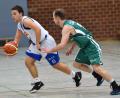 Bild: af
Ein Duell auf das es ankommen wird: Jonathan Pausch (links) gegen den erfahrenen Pointguard des Spitzenreiters Schweinfurt Benedikt Weber.