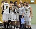 Archivbild: Hubert Ziegler 
Die Basketballer der TV Amberg-Sulzbach BSG um Trainer Robert Geiger (vorne Zweiter von rechts) haben erneut einen schweren Gegner vor sich.