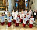 Bild: lg
Sieben Jugendliche wurden in die Schar der Ministranten aufgenommen, zwei verabschiedet.