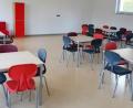 Archivbild: wel
Bürgermeisterin Anita Forster will vorbeugen, damit diese Stühle auch in den nächsten Jahren nicht leer stehen. Sie bemüht sich um eine Dorfschule, die dem Angebot in größeren Städten Paroli bieten kann.