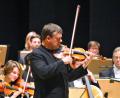 Bild: stg
Mit Solo-Violinist Frank Peter Zimmermann stand ein Virtuose seines Fachs auf der Bühne