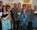 Bild: wro
Einer der Höhepunkte des Festabends war die Proklamation der Schützenkönige. Im Bild von links Gauschützenmeister Manfred Zölch, Julia Gmeiner, Andrea Dietl, Georg Bächer, Matthias Bauer, Bettina Gmeiner, Philipp Kunz, Karl Greger und Zweite Schützenmeisterin Erika Ringel.