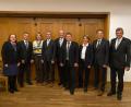 Bild: Volksbank-Raiffeisenbank Amberg eG, Mario Gebhardt/exb 
Bei der Volksbank-Raiffeisenbank Amberg wurden Mitarbeiter in den Ruhestand verabschiedet (von links): Ingrid Gaudermann, Karl-Josef Spies, Elke Schmidt, Mario Gebhardt, Peter Siewert, Harald Augsberger, Gabriele Schmidt, Andreas Reindl und Georg Wittmann.