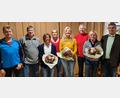 Bild: Gerhard Kellner
Neuwahlen bei den Schnaittenbacher TuS-Volleyballern (von links): Franz Schumann (TuS-Jugendleiter), Gerald Dagner (TuS-Vorsitzender), Sandra Werner (Zweite Vorsitzende), Martina Igl-Kellner (Kassenverwalterin), Aneta Siegert (Revisorin), Günter Dobmeier (Vorsitzender), Birgit Hiltl (Revisorin) und Manfred Schlosser (Dritter Bürgermeister).