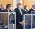 Bild: Armin Weigel
Franz Rieger, CSU-Abgeordneter im bayerischen Landtag (vorne, M), steht im Verhandlungssaal im Landgericht.