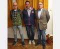 Bild: hrk
Siegfried Schiedlofsky ist der neue Vorsitzende der Kemnather Liedertafel, Werner Ponnath (von rechts) ist sein Stellvertreter. Eugen Ponnath (links) kümmert sich weiterhin um die Finanzen.