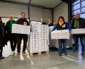 Bild: Lions Club Oberpfälzer Wald/exb
Die Krapfenaktion der Lions Oberpfälzer Wald und Schwandorf war ein Erfolg. Die Organisation lag federführend in den Händen von Maria Schlögl (vorne, Zweite von rechts), Peter Mertins (Dritter von links) und Manuel Lischka (Mitte).