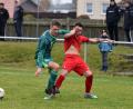 Bild: gb
Nicht nur Mitterteichs Sebastian Bilz (links) hatte in dieser Situation gegen Carmelo Schepis (ASV Vach) alles im Griff. Die Stiftländer aus der Landesliga Nordost meldeten sich mit einem 6:0-Kantersieg zurück.