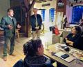 Bild: bsc
Eberhard Freiherr von Gemmingen-Hornberg (links) dankte Dr. Ing. Erwin Thoma aus Österreich (rechts, stehend) für seinen Vortrag zur Errichtung von Holzhäusern