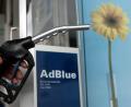 Symbolbild: Peter Roggenthin
AdBlue senkt die Schadstoffemission bei Lastwagen und Bussen. Momentan ist der Kraftstoffzusatz allerdings kaum zu bekommen.