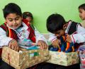 Archivbild: obs/Samaritan&#039;s Purse e. V./Raffael Reithofer
Bulgarische Kinder freuen sich im Jahr 2017 über ihre Weihnachtsgeschenken. Sie haben diese über die Aktion "Weihnachten im Schuhkarton" erhalten. Diese wird seit Jahrzehnten von vielen Oberpfälzern unterstützt