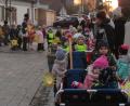 Bild: mez
Aufstellung zum feierlichen Martinsumzug durch die Straßen der Gemeinde nahmen alle Kinder des katholischen Kinderhauses Herz Jesu.